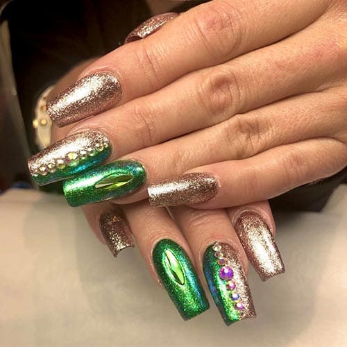 nail-extentions-manicure-nail-salon-pukekohe-franklin-green-silver-gems-and-glitter-nail-art